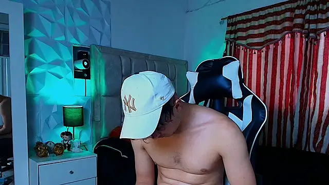 santyago taylor online show from February 5, 10:01 pm