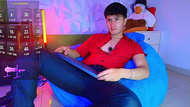 santyago taylor online show from September 30, 6:36 pm
