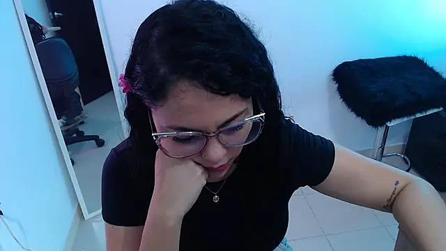 Mailywindsor online show from March 4, 9:00 pm