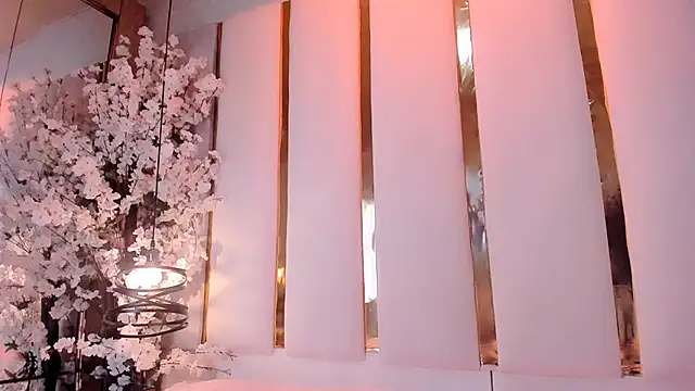 julietajackson 1 online show from February 17, 9:45 pm