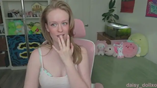 Daisy Dollxo online show from April 24, 9:39 pm