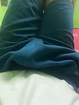 Snapshot of pussylover143x chatting on November 11, 1:28 pm pussylover143x online show from November 11, 1:28 pm