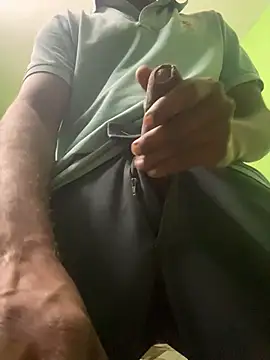 Snapshot of pussylover143x chatting on November 27, 4:29 pm pussylover143x online show from November 27, 4:29 pm