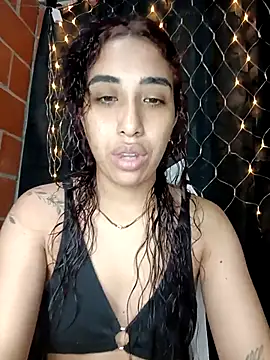 Snapshot of ifeelverywet_andhot chatting on October 10, 7:58 pm ifeelverywet andhot online show from October 10, 7:58 pm