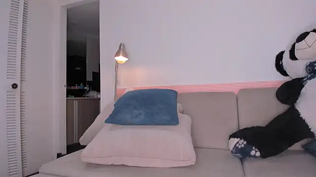 Snapshot of kitty_miaa chatting on February 6, 4:30 am kitty miaa online show from February 6, 4:30 am