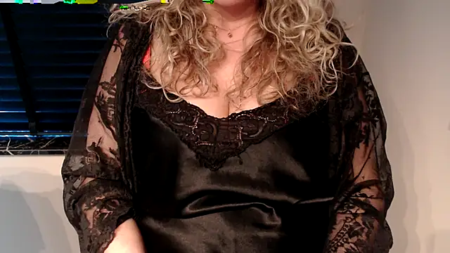 Snapshot of JenniLowen chatting on March 18, 2:17 pm JenniLowen online show from March 18, 2:17 pm