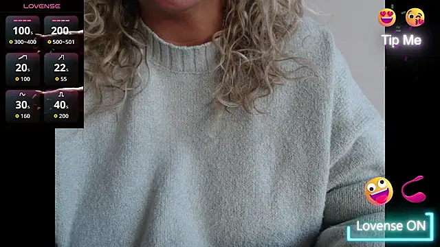 Snapshot of JenniLowen chatting on May 15, 6:00 am JenniLowen online show from May 15, 6:00 am