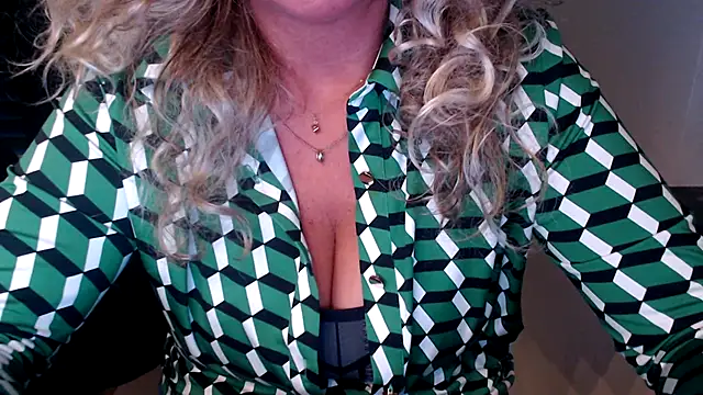 JenniLowen online show from November 7, 1:48 pm