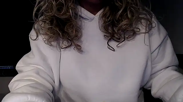 Snapshot of JenniLowen chatting on February 25, 8:25 am JenniLowen online show from February 25, 8:25 am