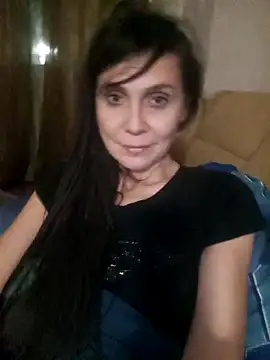 Francenia lolis online show from February 28, 8:30 pm