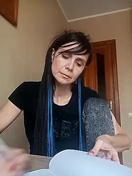 Francenia lolis online show from October 29, 7:40 am