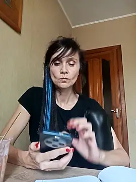 Francenia lolis online show from October 6, 9:32 am