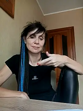 Francenia lolis online show from October 8, 9:55 am