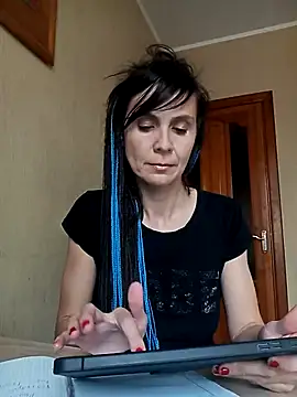 Francenia lolis online show from October 4, 9:55 am