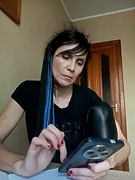 Francenia lolis online show from October 7, 7:31 am