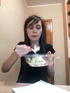 Francenia lolis online show from November 11, 6:30 am