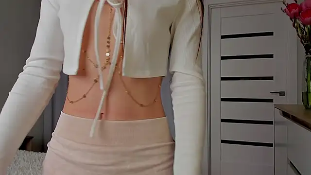 Undertheskin online show from April 3, 9:49 am