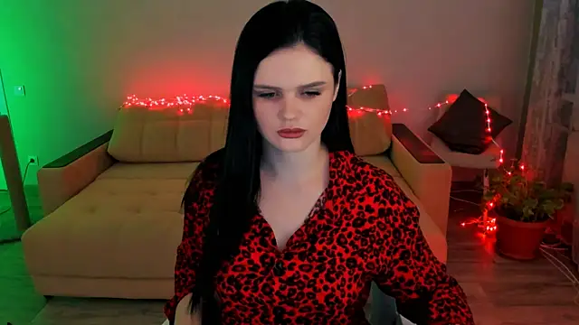 Lora Cain online show from December 20, 12:19 pm