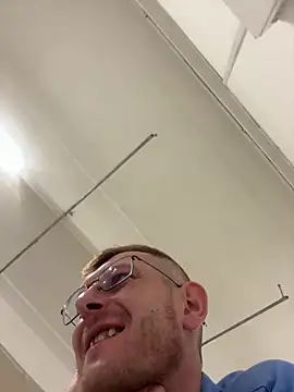 adrian90bi11 online show from April 8, 9:22 am