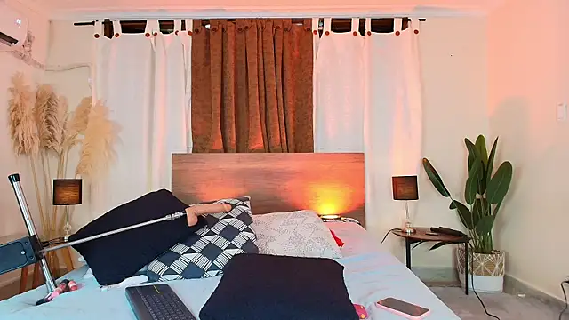 valery yepes online show from February 26, 12:05 pm