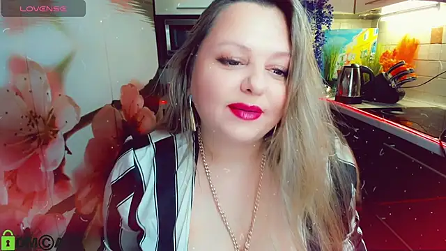 KlaraHoll online show from February 10, 9:19 am