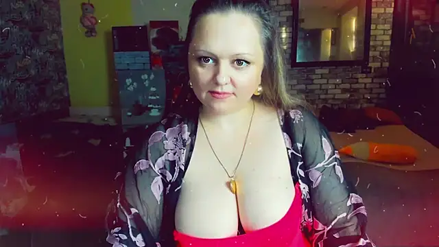 KlaraHoll online show from December 14, 11:50 am