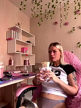 Snapshot of -Sexy_Barbie- chatting on September 23, 4:19 am -Sexy Barbie- online show from September 23, 4:19 am