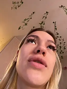 Snapshot of -Sexy_Barbie- chatting on November 9, 3:32 am -Sexy Barbie- online show from November 9, 3:32 am