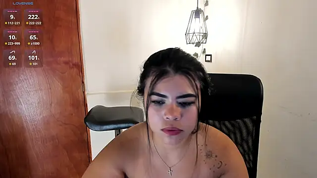 Snapshot of aitana-purple chatting on October 19, 6:21 pm aitana-purple online show from October 19, 6:21 pm