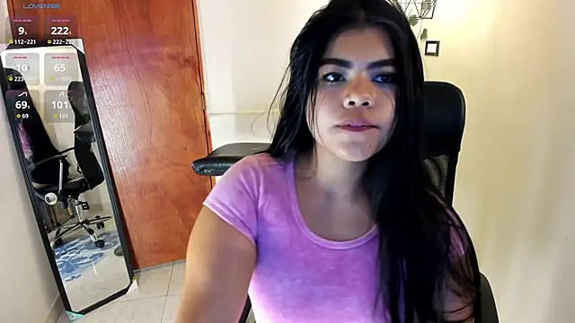 Snapshot of aitana-purple chatting on October 9, 8:53 pm aitana-purple online show from October 9, 8:53 pm