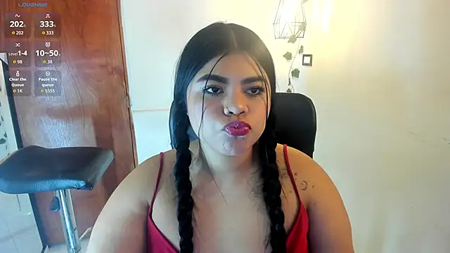 Snapshot of aitana-purple chatting on December 19, 12:03 am aitana-purple online show from December 19, 12:03 am