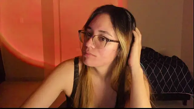 atenas 05  online show from November 28, 9:31 am