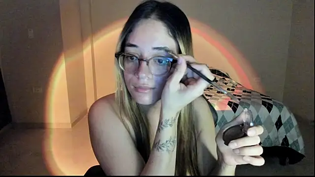 atenas 05  online show from October 2, 6:39 am