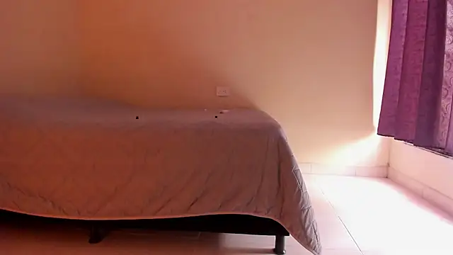 atenas 05  online show from April 19, 6:10 pm