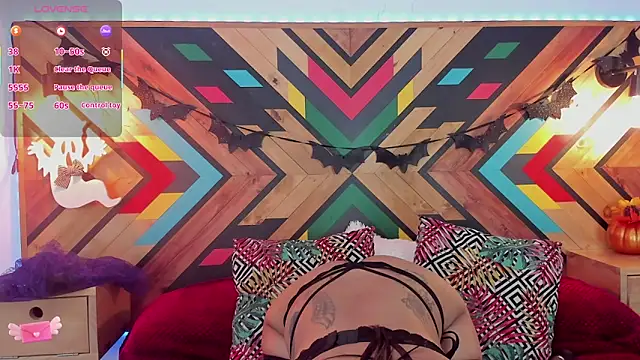 NaiirobiSwan online show from October 30, 7:33 pm