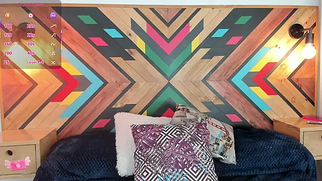 NaiirobiSwan online show from November 18, 7:50 pm