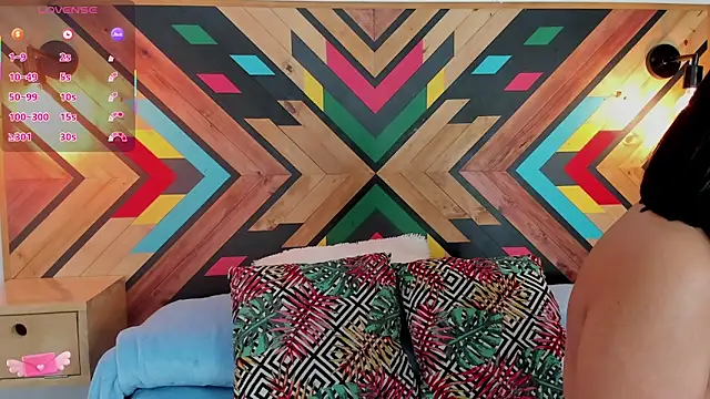 NaiirobiSwan online show from November 8, 7:39 pm