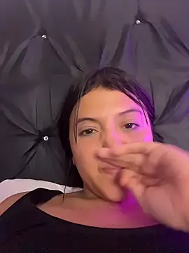 alisson carolina73 online show from February 8, 11:35 pm