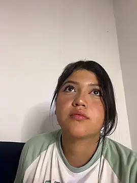 alisson carolina73 online show from May 30, 3:24 am