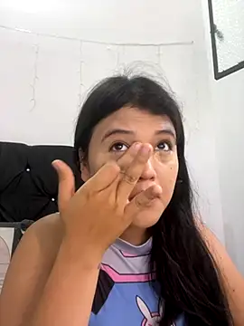 alisson carolina73 online show from November 19, 10:10 pm