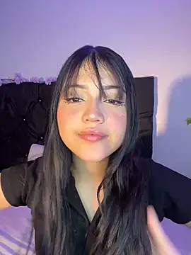 Snapshot of alisson_carolina73 chatting on February 21, 1:11 am alisson carolina73 online show from February 21, 1:11 am
