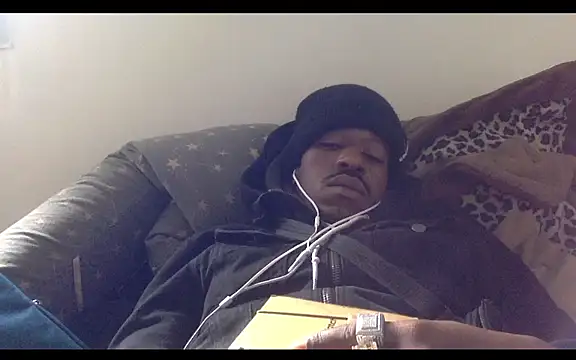 Snapshot of POPAYE972 chatting on November 19, 11:10 am POPAYE972 online show from November 19, 11:10 am