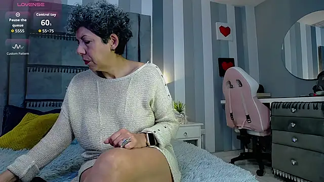 Julianewell online show from January 14, 12:31 pm