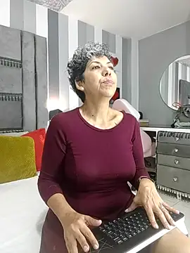 Julianewell online show from November 10, 12:21 pm