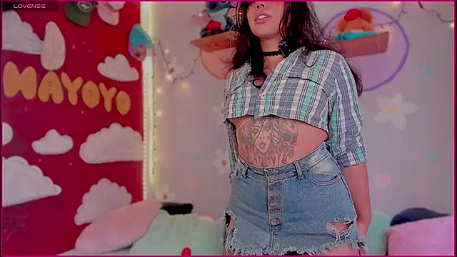 kiki cavilll online show from November 22, 1:32 pm