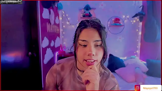 kiki cavilll online show from November 5, 1:14 pm