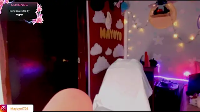 kiki cavilll online show from September 24, 10:38 pm