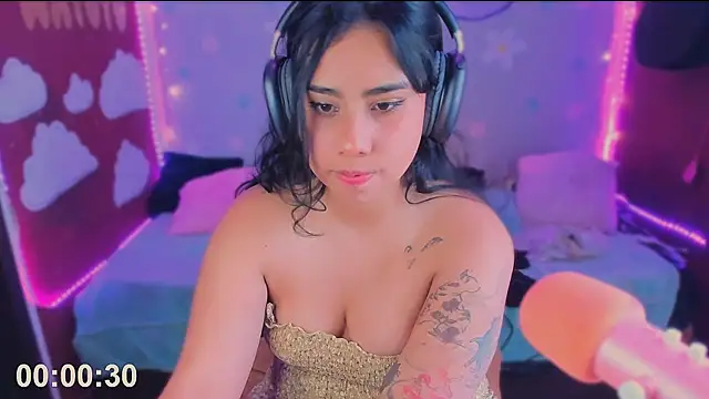 kiki cavilll online show from November 13, 3:49 pm