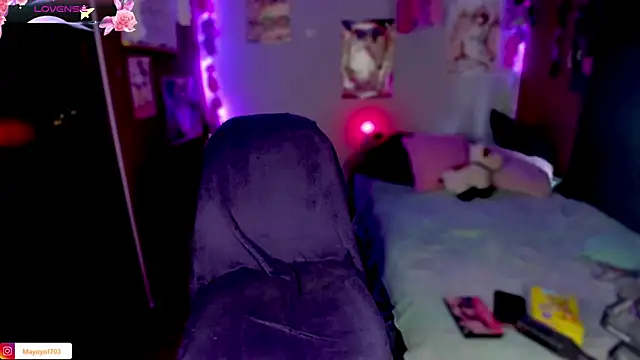 kiki cavilll online show from February 24, 3:53 pm