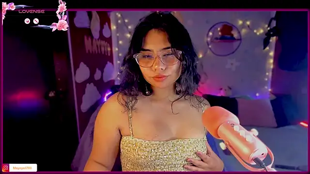 kiki cavilll online show from September 11, 3:01 pm